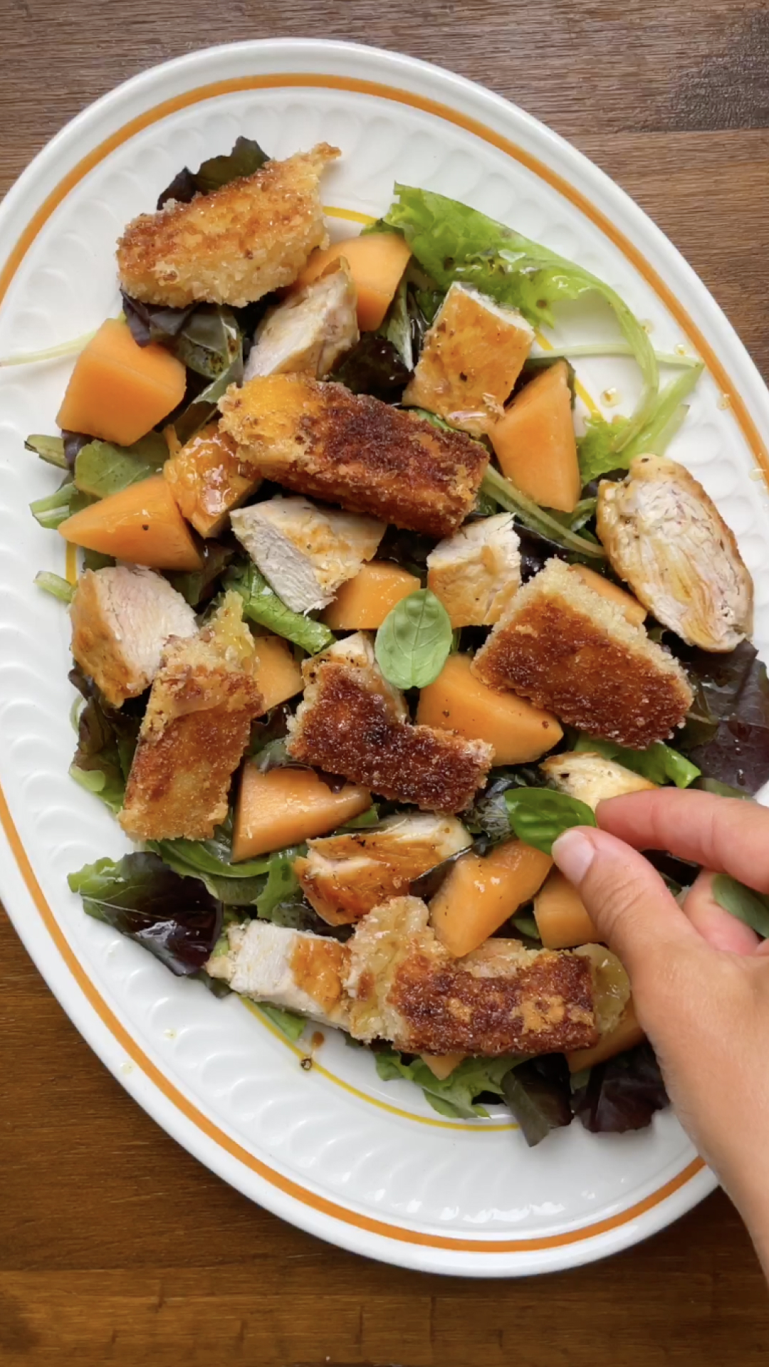 Salade de poulet fermier des Landes, melon du Haut-Poitou et chabichou du Poitou