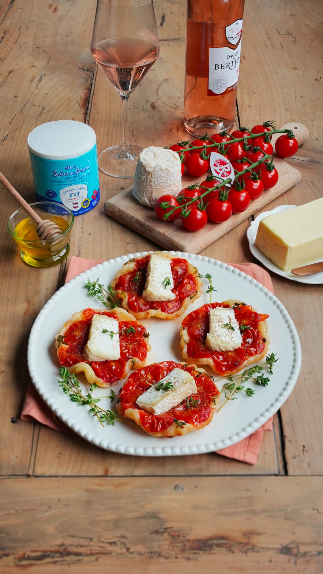 Mini tatins de tomates cerises et chabichou du Poitou